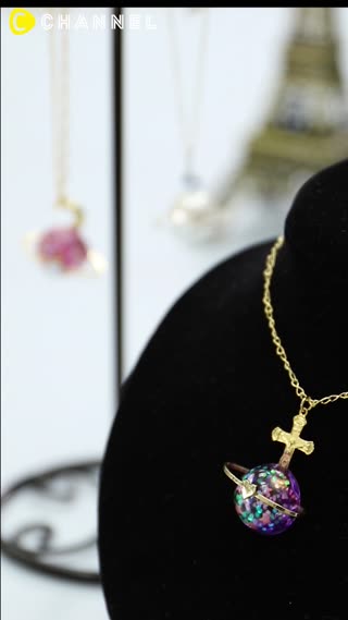 星空の宝石を〇〇で？！神秘的な『土星ペンダント』