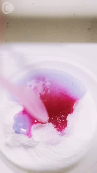 魔法のように色が変わる「ねるねるねるね」☆