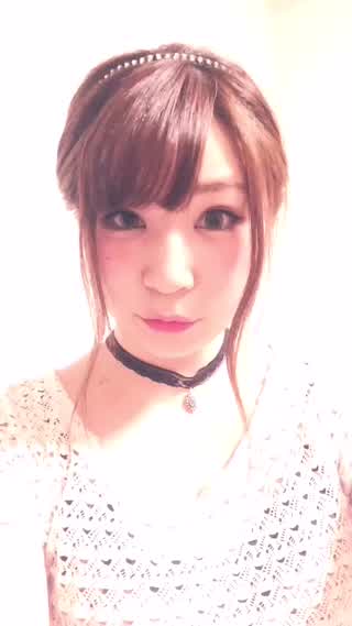 カチューシャ×ルーズギブソンタックの上品ヘアアレンジ