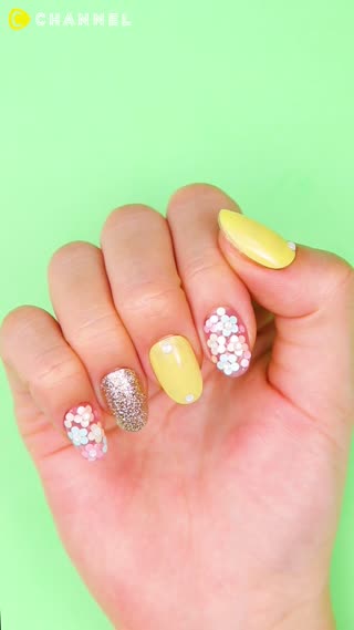 Hologram Flower Nail