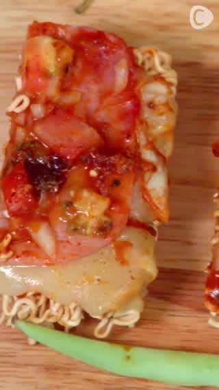 พิซซ่ามาม่ากรอบ ใช้ หม้อหุงข้าว