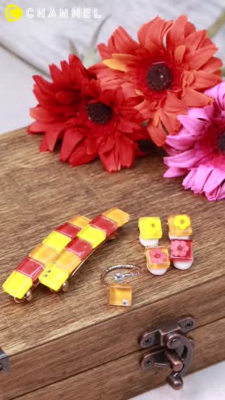 カラフルタイルが可愛い♡タイルアクセ