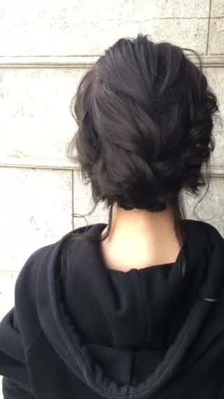 ロープ編みで作るルーズなヘアアレンジ