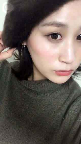 ラメでツヤツヤ色っぽメイク