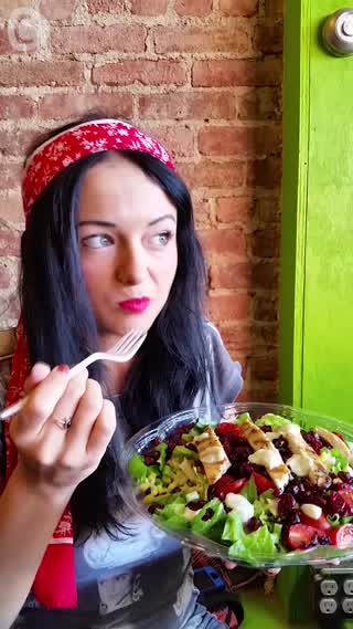 【ニューヨーク最新情報】フレッシュスムージーとサラダを楽しめるヘルシーなお店