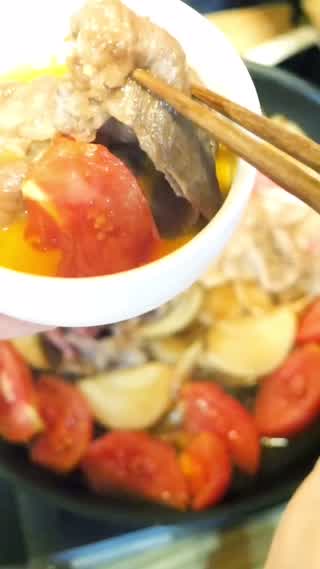 [超簡単！]自宅でできるトマトすき焼き！女子会などでみんなで楽しんじゃおう！