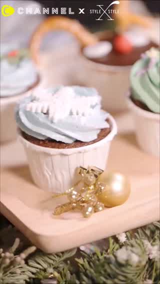 Adorable Christmas Cupcake Set