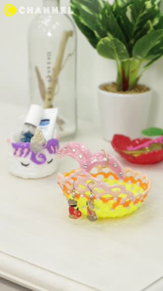 Cute Dish with GLUE GUN!