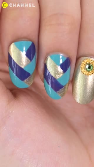 Kreasi kuku dengan teknik anyaman