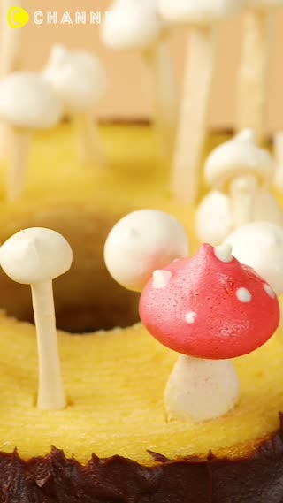 Meringue Mushrooms🍄Stump Cake♡
