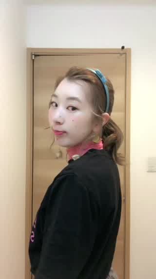 前髪ふんわりアップなポニーテール！