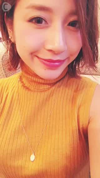 タートルネックに合う赤リップ