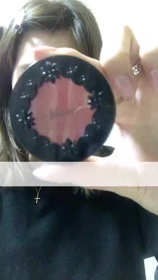 こめかみチーク