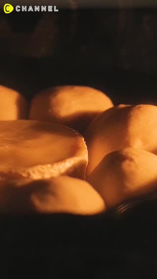 Pizza dengan Keju Camembert