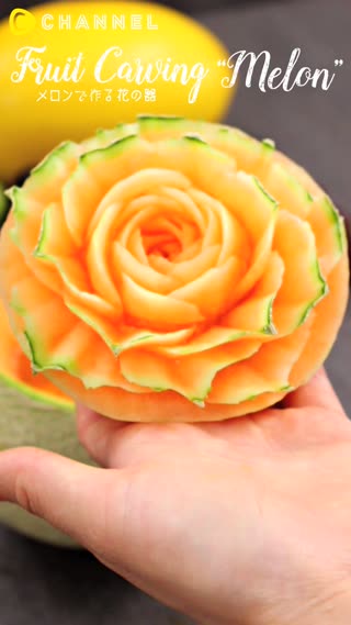 うっとりする程美しい♡ ナイフ1本で魅せる芸術！メロンで作る花の器