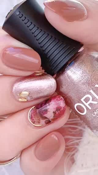 大人な秋冬フラワーネイル