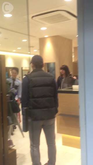 前髪をオシャレにカット♪原宿のヘアサロンpeek-a-booオリンピア