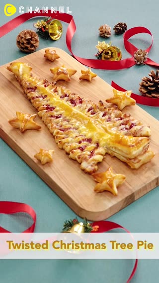 Twisted Christmas Tree Pie