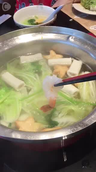 MK Thai Suki & dancing waitress :)