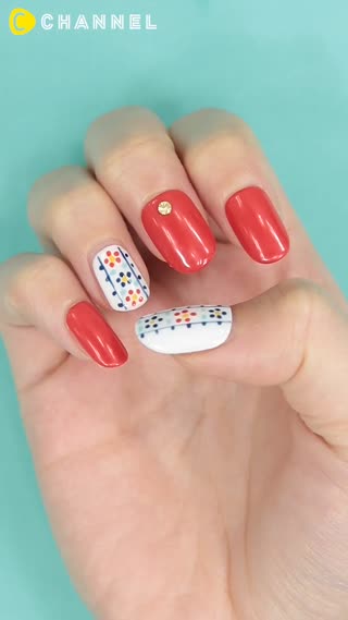 トレンドを爪先に♡刺繍風チロリアンネイル