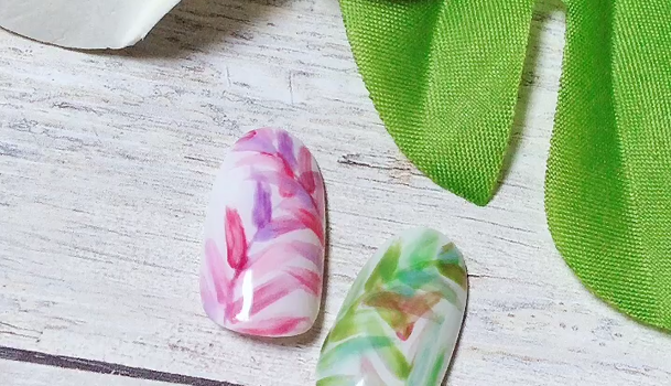 他の色だとどんな感じ リゾート風ボタニカルリーフネイル C Channel