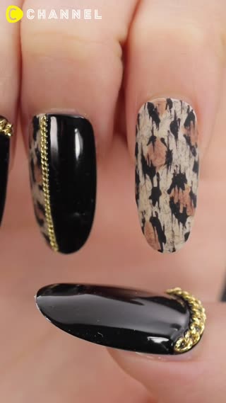 Retro Leopard Nails