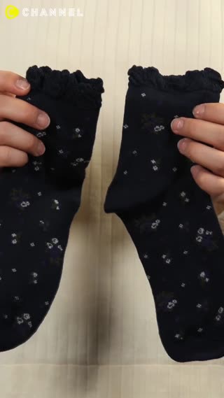 Melepaskan Segel Kaos Kaki Tanpa Gunting