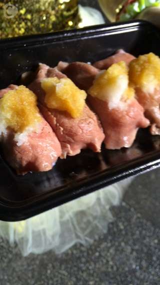 もしもしにっぽんフェス！屋外の肉フェスでがっつり肉寿司を食べる！