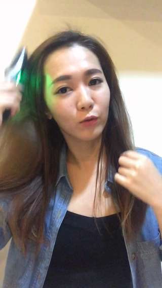 すごい♥マイナスイオンのクシでさらさらに♪