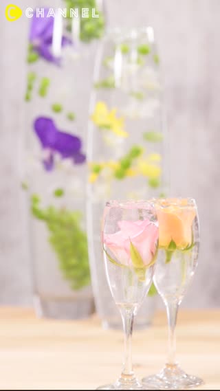 清涼感たっぷり！水中フラワーアレンジメント