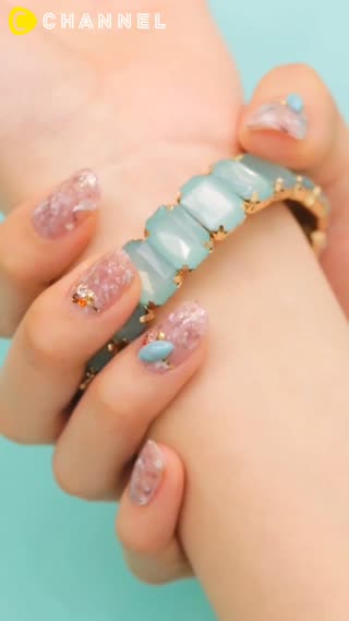 透明感絕美♡用保鮮膜也能簡單創造新指彩風格