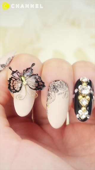 เพ้นท์เล็บผีเสื้อราตรีสุดปัง 