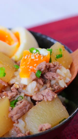 お味噌がしみてる♡大根そぼろ丼