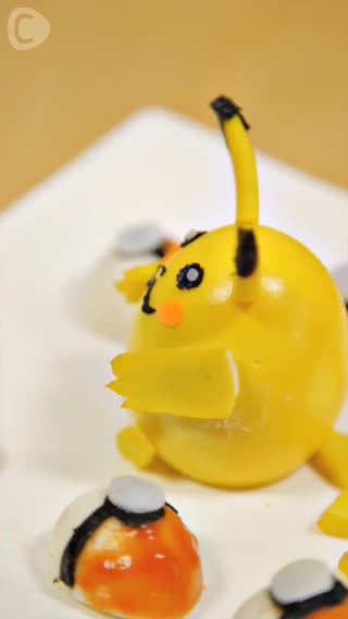 皮卡丘造型的水煮蛋～吃起來竟然是咖哩