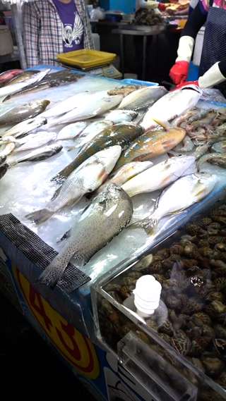 In台湾！高雄之海鮮天堂、_仔寮超好吃！