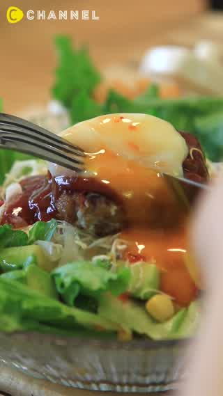 ロコモコ丼＆手間いらずのガーリックシュリンプ