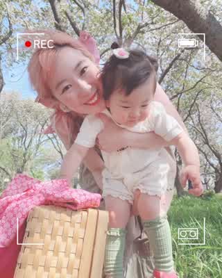 桜と一緒にお散歩