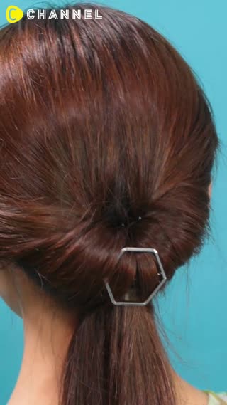 くるりんぱに通すだけの万能ヘア！エレガントローポニー